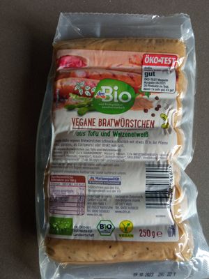 Wurst a base di tofu e frumento at DM Drogerie Markt in Peschiera Del Garda