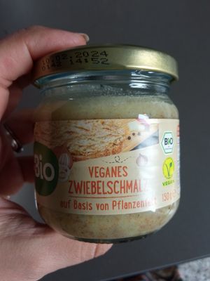 Spalmabile a base di cipolle e mele at DM Drogerie Markt in Peschiera Del Garda