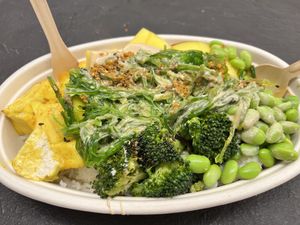 Balance Bowl with broccoli 🥦   at Scen Studio in New York City