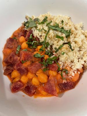 Aura bowl at Varuna Plant-Based Food & Juice Bar in Manuel Antonio