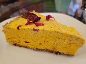 Raw cheesecake at Varuna Plant-Based Food & Juice Bar in Manuel Antonio