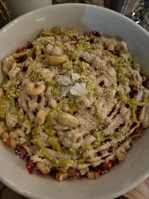 Varuna bowl at Varuna Plant-Based Food & Juice Bar in Manuel Antonio