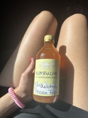 Kombucha (:   at Varuna Plant-Based Food & Juice Bar in Manuel Antonio