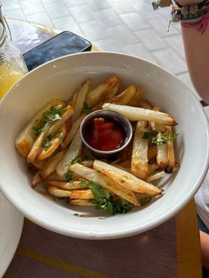 Pommes frisch  at Varuna Plant-Based Food & Juice Bar in Manuel Antonio