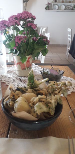 Delicious Veggy fingerfood at Raparossa  in Pezze Di Greco