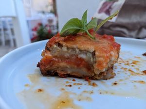 Parmigianino a Melanzani (vegan parmesan eggplant) at Raparossa  in Pezze Di Greco