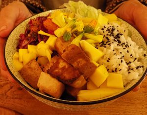 Main course: Poke Bowl con fiori (Poke Bowl with flowers) at Raparossa  in Pezze Di Greco