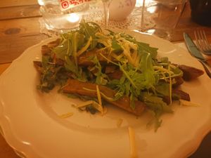 Tagliata di seitan con funghi porcini at Raparossa  in Pezze Di Greco