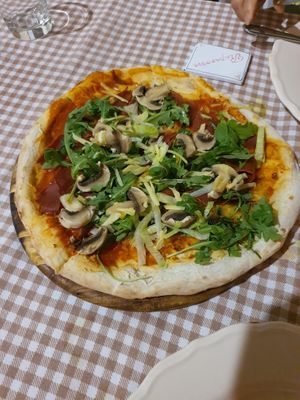 Pizza at Raparossa  in Pezze Di Greco