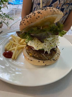 el fresco burger at Bellaverde in Mallorca