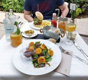 Sorteado de Setas, Burger & limonada casera at Bellaverde in Mallorca