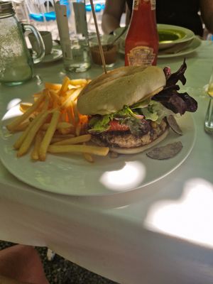 Awesome burger with aubergine and tomato at Bellaverde in Mallorca
