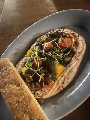 Hummus de alubia blanca cub focaccia   at Bellaverde in Mallorca