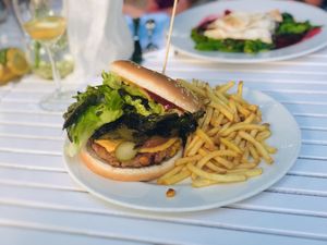 Burger with crispy seaweed... at Bellaverde in Mallorca