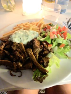 Fake plate at Bellaverde in Mallorca