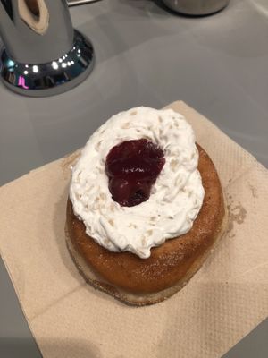 Donut with milky rice topping #Veganuary at Jones Donuts in Stuttgart