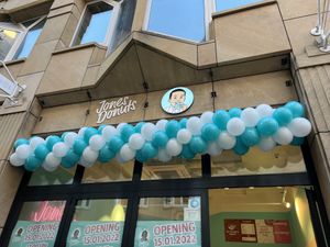 door   at Jones Donuts in Stuttgart