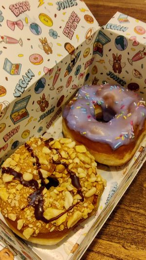Chunky Monkey & Butterfly Effect at Jones Donuts in Stuttgart