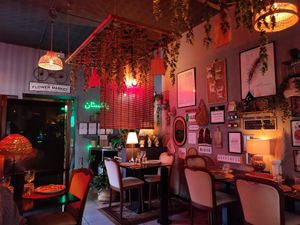 Stylish decor. Clean at Curry Lounge in Bergamo