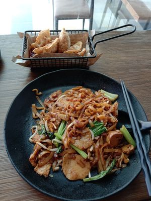 Chaw teow $5.50 and fried dumplings $6 at Leaf Corner 慈素 - Jurong in West Singapore