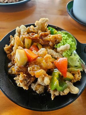 Sweet and sour abalone mushroom 😩 ~ 21/1/23 at Leaf Corner 慈素 - Jurong in West Singapore