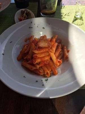 Penne a la rabiata at Entonces in Marbella