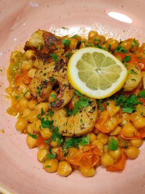 Insalata gamberi e ceci at L'Osteria - Stuttgart Mailänder Platz in Stuttgart