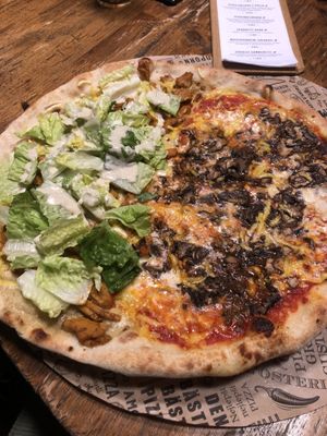 1/2 Caesar pizza / 1/2 funghi  #Veganuary at L'Osteria - Stuttgart Mailänder Platz in Stuttgart