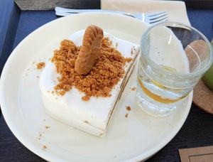 frozen lotus cookie cake at Coffee Doga Heritage - Itaewon branch 커피도가 헤리티지 이태원점 in Seoul