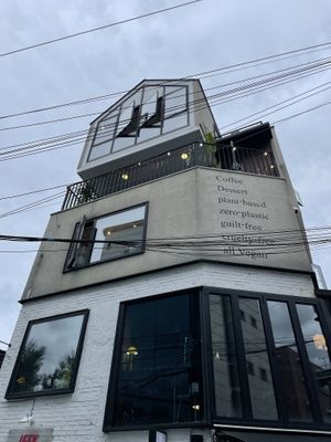 Building outside  at Coffee Doga Heritage - Itaewon branch 커피도가 헤리티지 이태원점 in Seoul