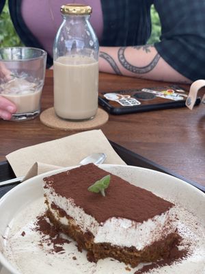 Yum  at Coffee Doga Heritage - Itaewon branch 커피도가 헤리티지 이태원점 in Seoul