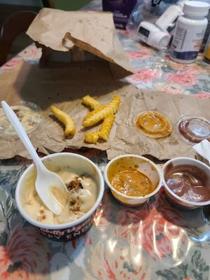 Banana pudding, honey mustard, blueberry mayo. at Slutty Vegan in Duluth