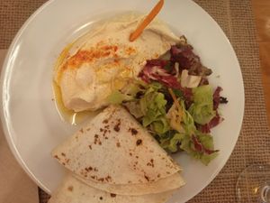 Hummus at Amaltea in Barcelona