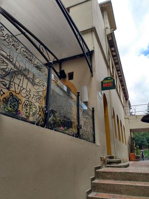 Exterior view of restaurant located in shopping center at La María Bistro Veg in Bogota