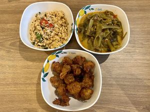 3 dishes  at Mungsawirat Jay in Bangkok