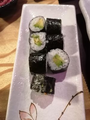 Avocado maki buonissimi! #Veganuary at Shiko' in Olmi