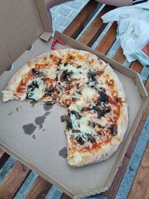  at Pizza Cosi in Budapest