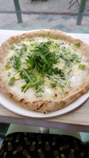 Green pizza at Pizza Cosi in Budapest