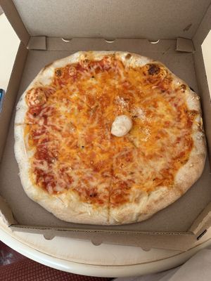 4 cheese pizza  at Pizza Cosi in Budapest