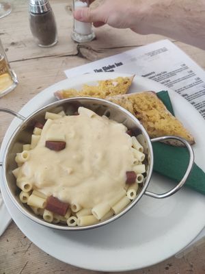 Mac and cheese at The Globe in Glossop