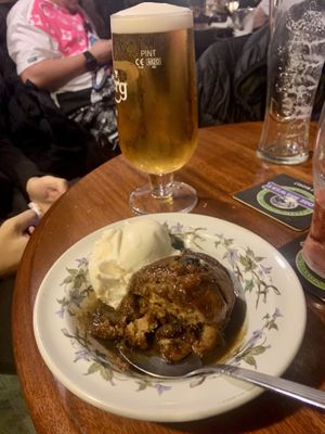 Sticky toffee pudding 🤤  at The Globe in Glossop