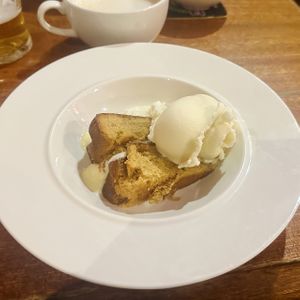 Butterscotch cake and ice creamm #Veganuary at The Globe in Glossop