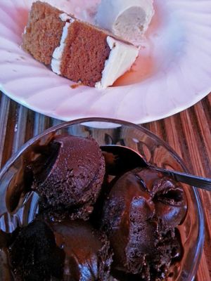 Death by Chocolate vegan ice cream
Butterscotch cake with Amaretto ice cream at The Globe in Glossop