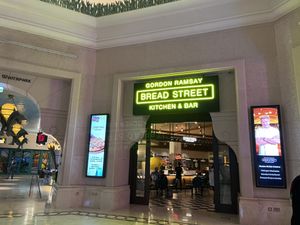 Restaurant   at Bread Street Kitchen  in Dubai