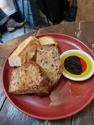 Sourdough, olive oil and balsamic at Bacareto in Cardiff