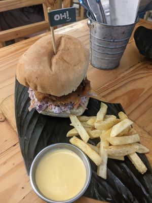 Veganburgerfest combo deal (~25.000 COP) - 4/5
 at Oh! Food in Envigado