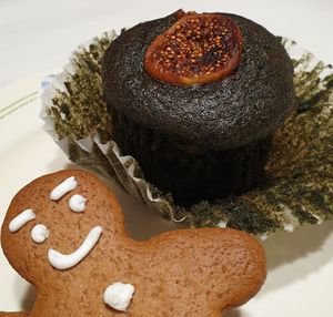 mugwort fof muffin... and gingerbread man at So Unique 쏘유니크 비건랩 in Ansan