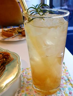 fresh made ade at So Unique 쏘유니크 비건랩 in Ansan