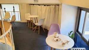 interior of location - seating 2nd floor at So Unique 쏘유니크 비건랩 in Ansan