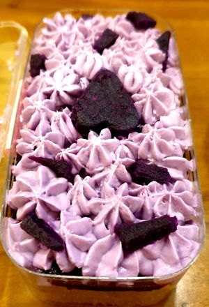 beautiful bottle cake at So Unique 쏘유니크 비건랩 in Ansan